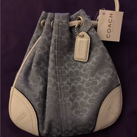 Coach Handbags - Vintage Coach Wristlet
